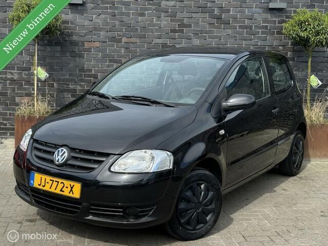 Zwart Gebruikt 2006 VW Fox Hatchback | € 1.295 (Eerlijke prijs) - Afbeelding 1/4