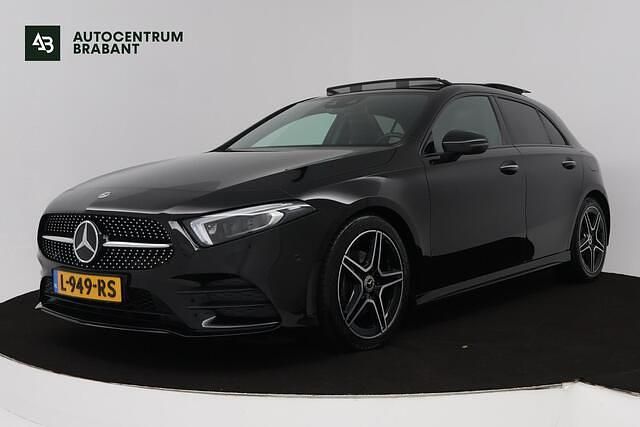 Zwart Gebruikt 2021 Mercedes A180 Business Hatchback | € 28.945 (Eerlijke prijs) - Afbeelding 1/4