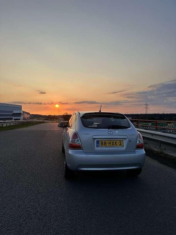 Occasion Hyundai Accent 97 PK (71 kW) 2009 Grijs MPV