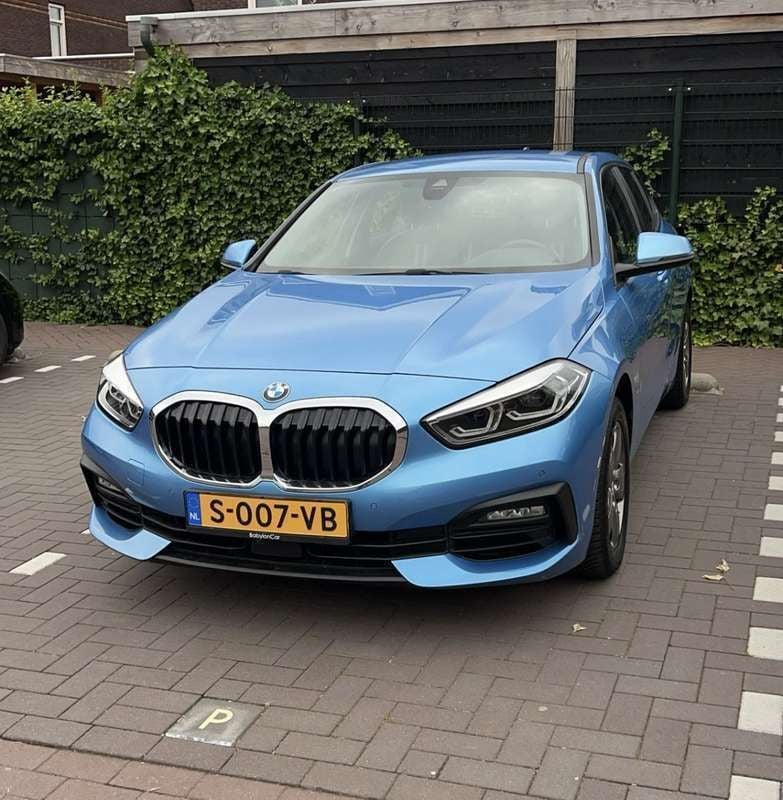 Blauw Gebruikt 2020 BMW 118 M Sport Hatchback | € 21.000 (Goede deal) - Afbeelding 1/4