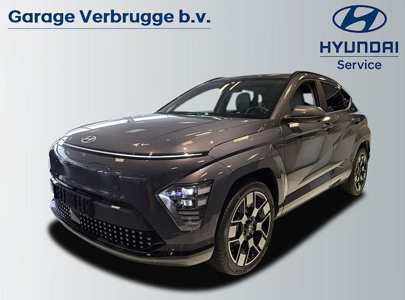 Grijs Gebruikt 2024 Hyundai Kona Premium SUV | € 36.950 (Eerlijke prijs) - Afbeelding 1/4