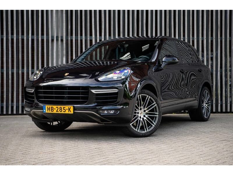 Zwart Gebruikt 2014 Porsche Cayenne Turbo SUV | € 44.950 - Afbeelding 1/4
