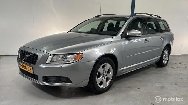 Grijs Gebruikt 2009 Volvo V70 Momentum Stationwagen | € 4.945 (Super prijs) - Afbeelding 1/4