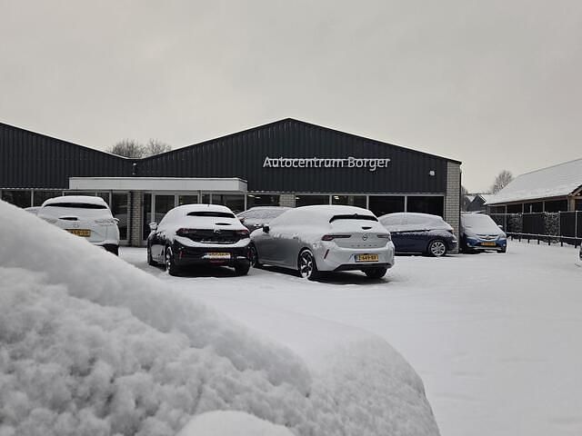 Zwart (metallic) Occasion 2018 Peugeot 108 Active Premium Hatchback | € 7.499 (Eerlijke prijs) - Afbeelding 1/2