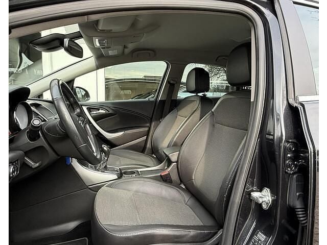 Occasion Opel Astra Cosmo 140 PK (102 kW) 2013 Zwart Hatchback