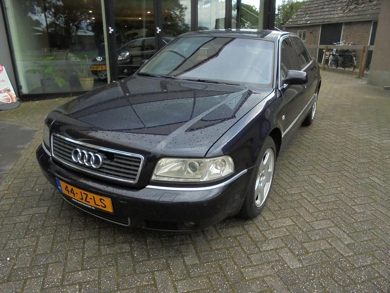Occasion Audi A8 Exclusive 194 PK (142 kW) 2002 Blauw Sedan