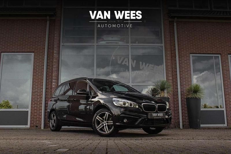 Zwart Gebruikt 2017 BMW 218 Gran Tourer Executive MPV | € 17.450 (Eerlijke prijs) - Afbeelding 1/3