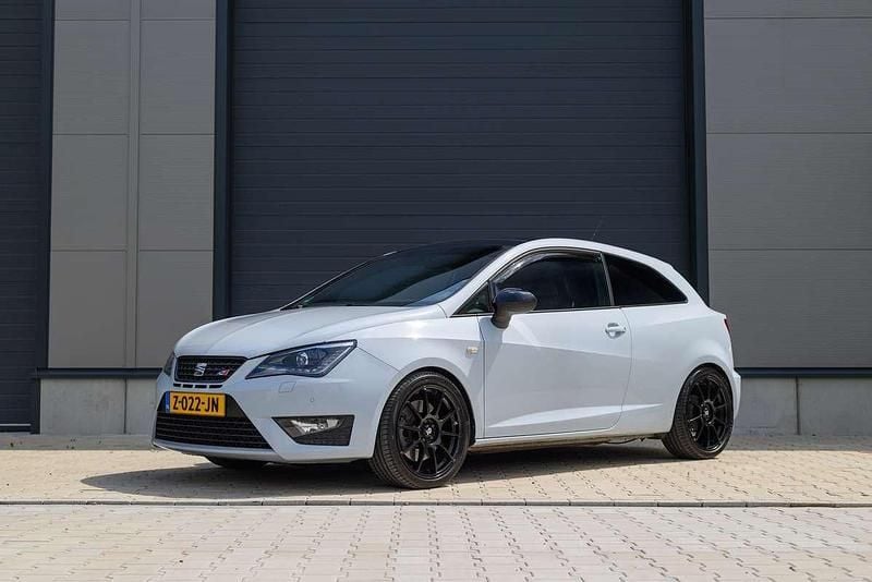 Wit Gebruikt 2016 Cupra Ibiza Hatchback | € 11.995 - Afbeelding 1/4