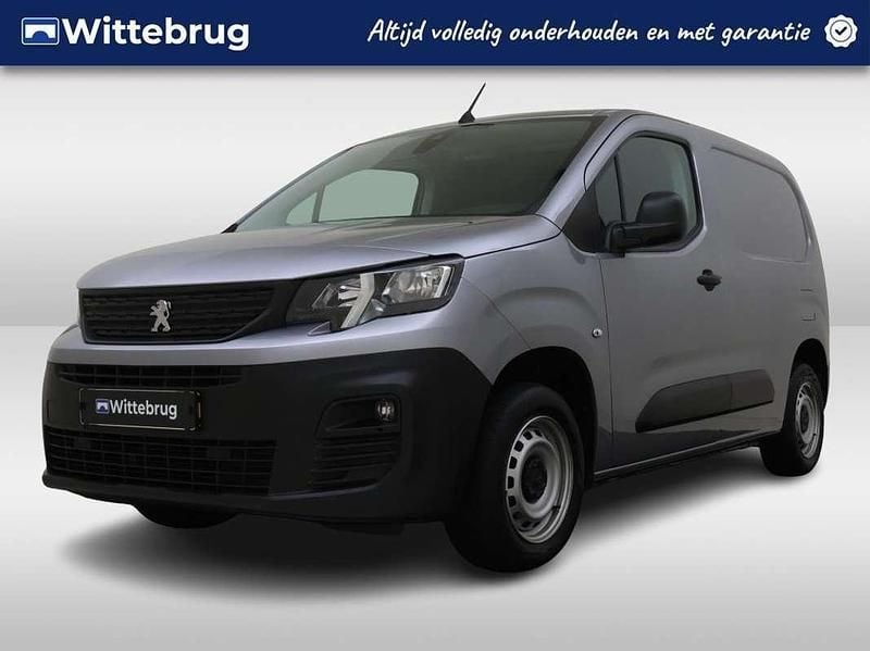 Grijs Gebruikt 2023 Peugeot Partner S MPV | € 14.425 (Eerlijke prijs) - Afbeelding 1/2