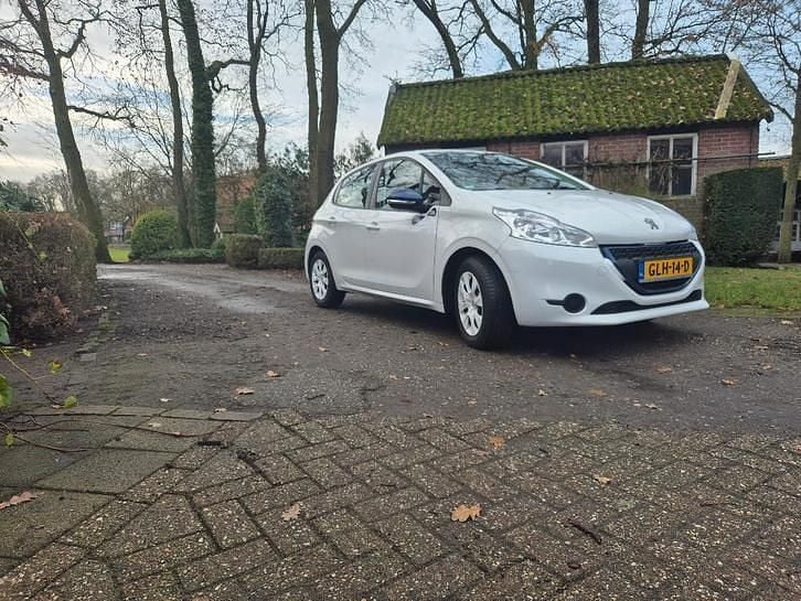 Gebruikt 2015 Peugeot 208 Hatchback | € 4.250 (Super prijs) - Afbeelding 1/4