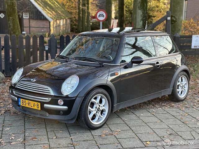 Zwart Gebruikt 2004 Mini Cooper Chili Hatchback | € 2.295 (Eerlijke prijs) - Afbeelding 1/4