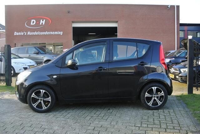 Zwart Gebruikt 2010 Opel Agila Edition Hatchback | € 1.899 (Goede deal) - Afbeelding 1/4