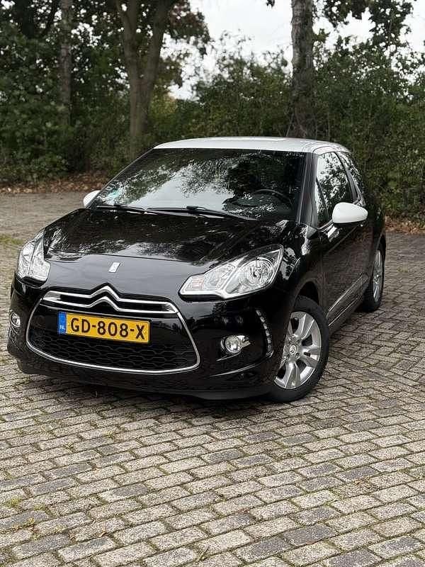 Zwart Gebruikt 2015 Citroën DS3 So Chic Hatchback | € 5.750 (Eerlijke prijs) - Afbeelding 1/4
