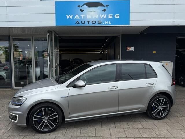 Grijs Gebruikt 2016 VW Golf VII GTE Hatchback | € 10.450 (Eerlijke prijs) - Afbeelding 1/4