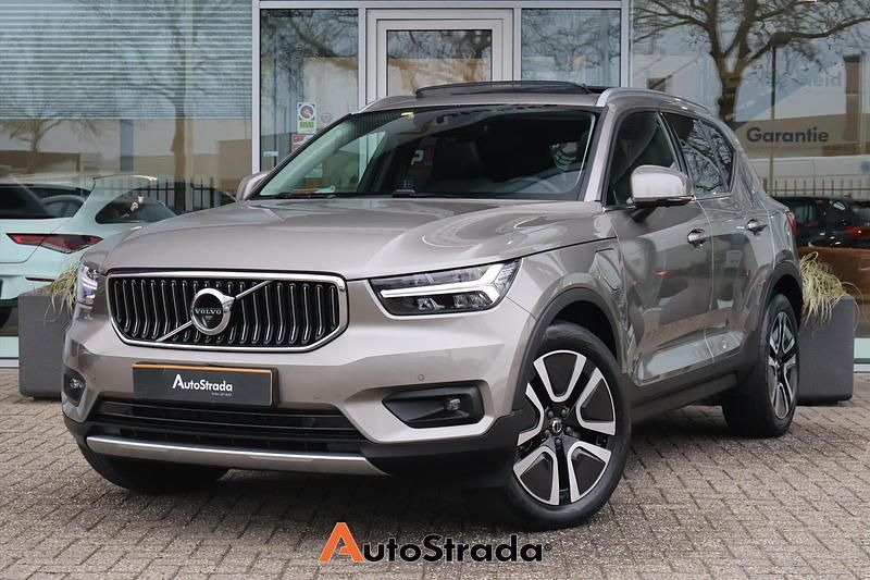 Grijs Occasion 2021 Volvo XC40 Inscription SUV | € 28.900 (Goede deal) - Afbeelding 1/4