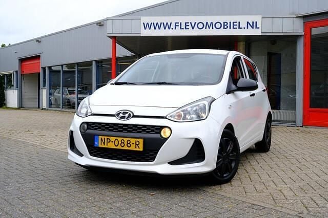 Wit Gebruikt 2017 Hyundai i10 Comfort Hatchback | € 7.250 (Eerlijke prijs) - Afbeelding 1/4