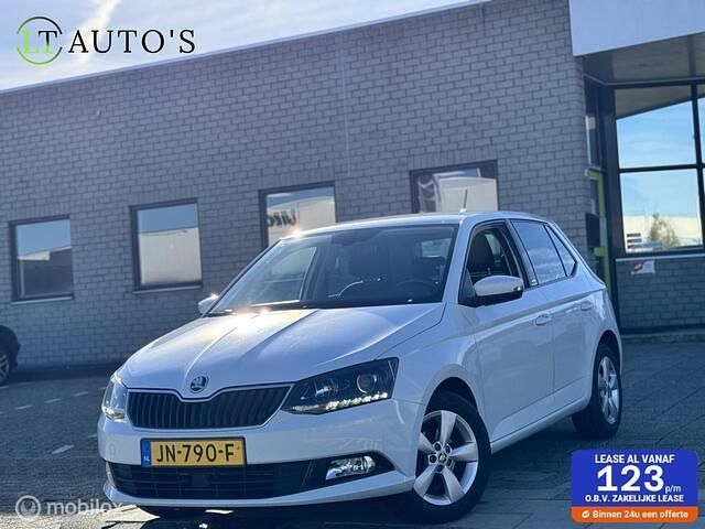 Wit Gebruikt 2016 Skoda Fabia Joy Hatchback | € 7.499 (Eerlijke prijs) - Afbeelding 1/4