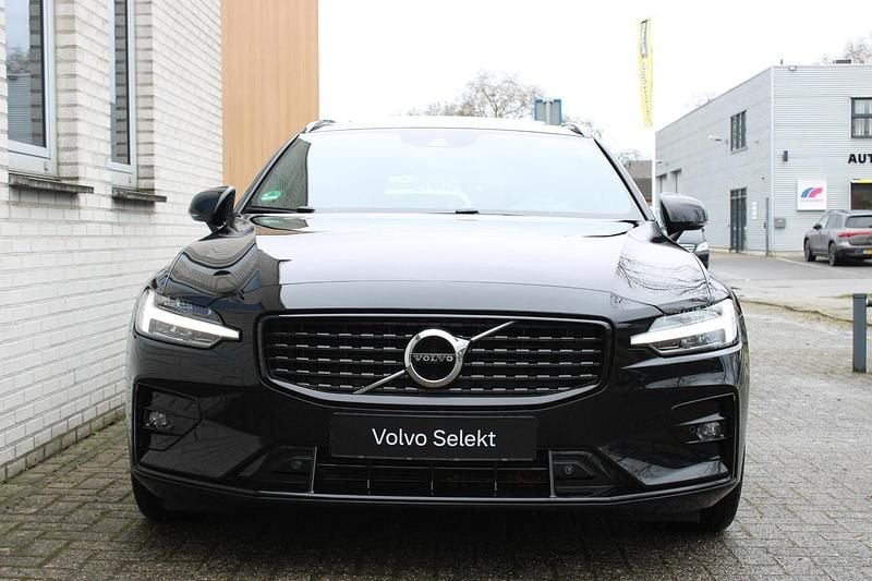 Occasion Volvo V60 R-Design 163 PK (119 kW) 2021 Zwart (metallic) Stationwagen