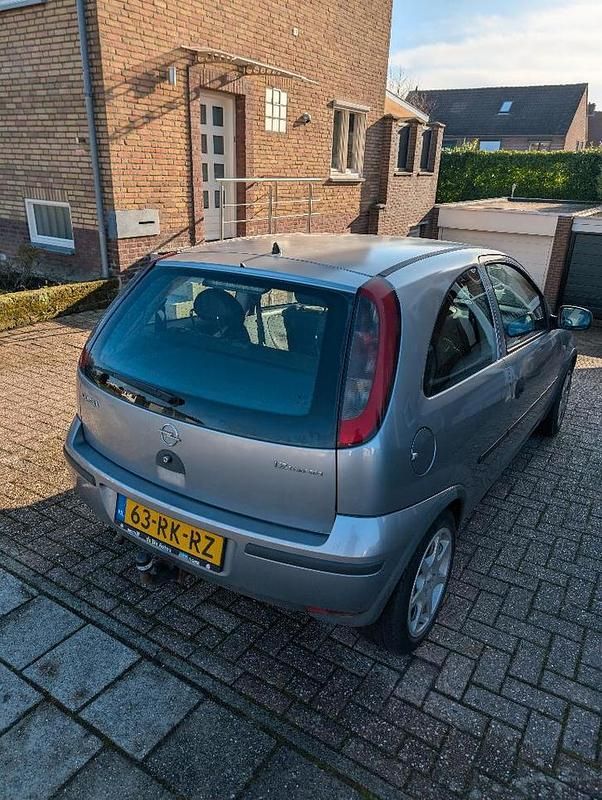 Occasion Opel Corsa 80 PK (58 kW) 2005 Grijs Hatchback
