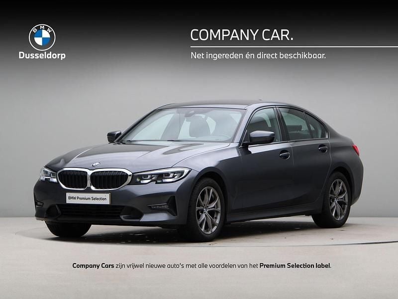 Grijs Occasion 2021 BMW 318 Executive Sedan | € 24.950 (Super prijs) - Afbeelding 1/4
