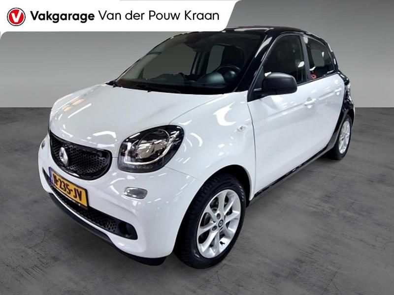 Wit Gebruikt 2019 Smart ForFour Electric Drive Passion Hatchback | € 8.690 - Afbeelding 1/4