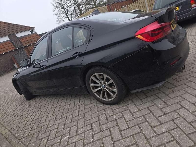 Occasion BMW 330 184 PK (135 kW) 2016 Zwart Sedan