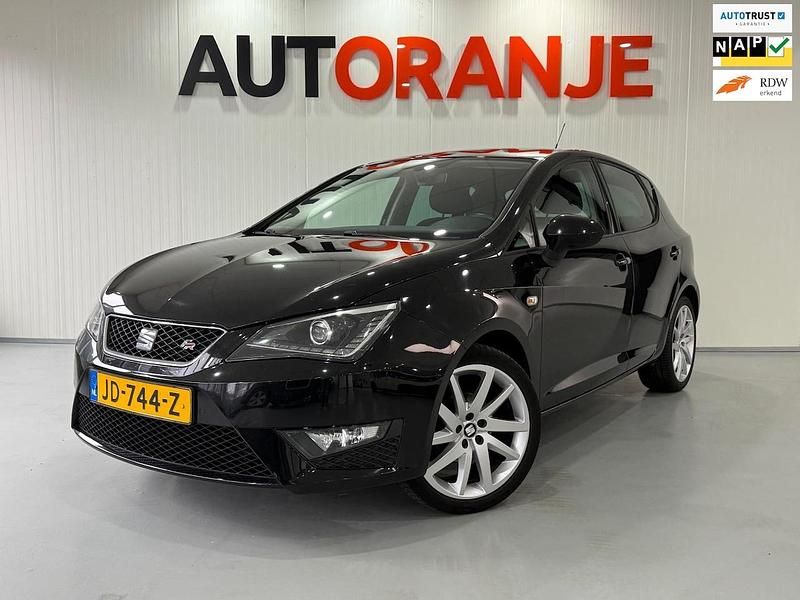 Zwart Occasion 2016 Seat Ibiza CONNECT Hatchback | € 7.450 (Goede deal) - Afbeelding 1/4