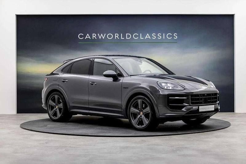 Grijs Gebruikt 2024 Porsche Cayenne SUV | € 122.950 (Duur) - Afbeelding 1/3