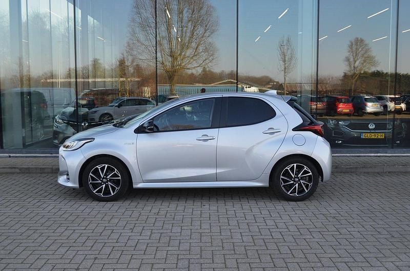 Occasion Toyota Yaris Hybrid 2024 Grijs Hatchback