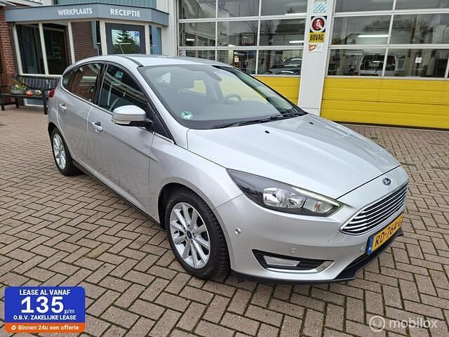 Zilver Gebruikt 2017 Ford Focus Titanium Hatchback | € 9.950 (Goede deal) - Afbeelding 1/4