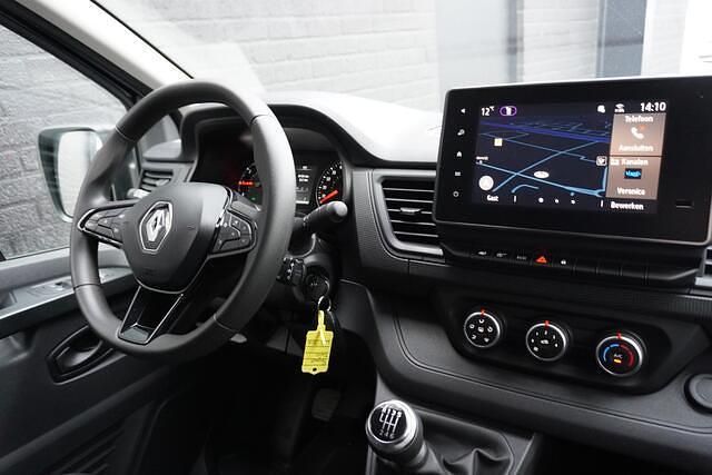 Occasion Renault Trafic 111 PK (81 kW) 2023 Grijs MPV