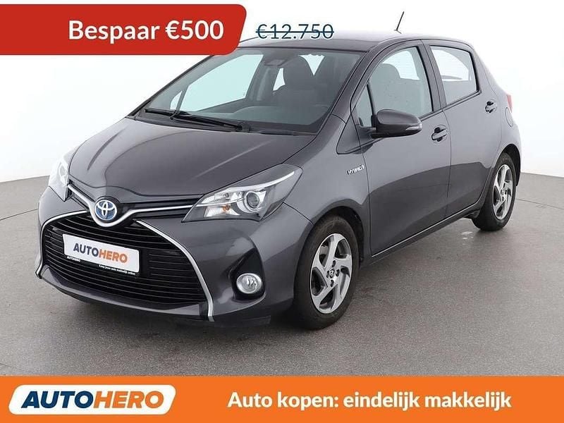 Grijs Occasion 2016 Toyota Yaris Hybrid Active Hatchback | € 12.449 (Super prijs) - Afbeelding 1/3