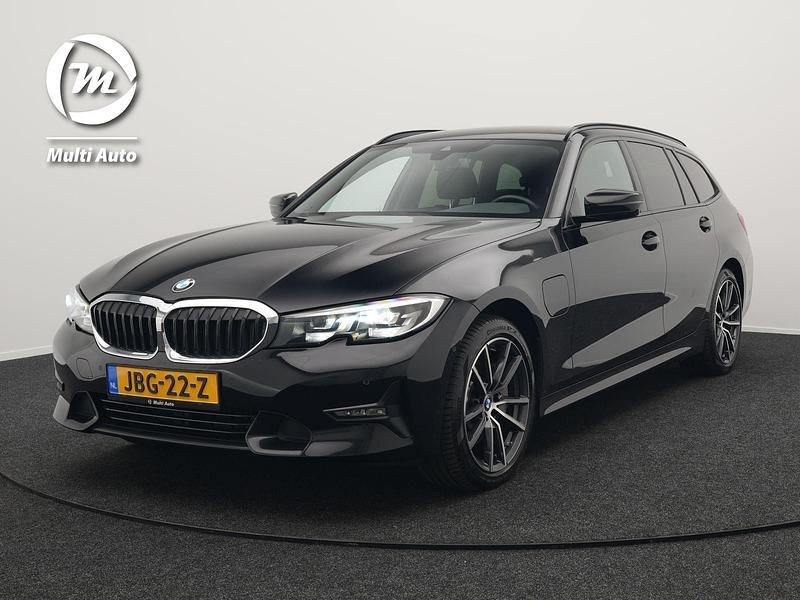 Zwart Gebruikt 2021 BMW 330e Sport Line Stationwagen | € 30.740 (Goede deal) - Afbeelding 1/4