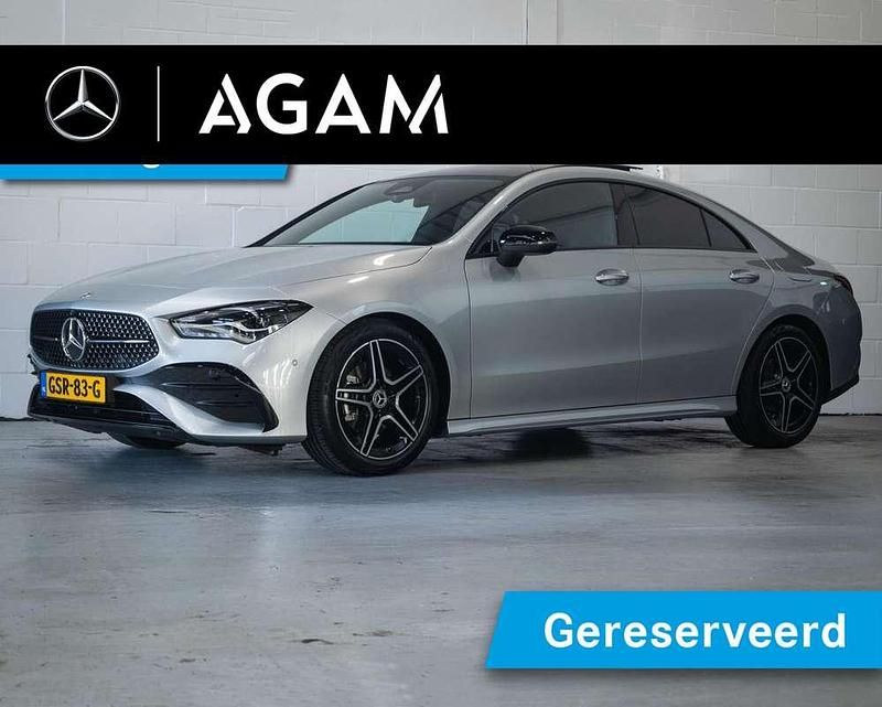 Grijs Gebruikt 2024 Mercedes CLA180 AMG line Sedan | € 42.450 (Iets duurder) - Afbeelding 1/4