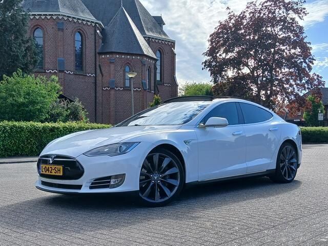 Wit Gebruikt 2015 Tesla Model S Hatchback | € 19.999 (Goede deal) - Afbeelding 1/4