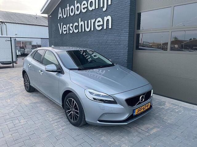 Grijs Gebruikt 2019 Volvo V40 Inscription Stationwagen | € 16.950 (Goede deal) - Afbeelding 1/4