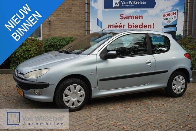 Grijs Gebruikt 2003 Peugeot 206 Hatchback | € 2.750 (Iets duurder) - Afbeelding 1/4