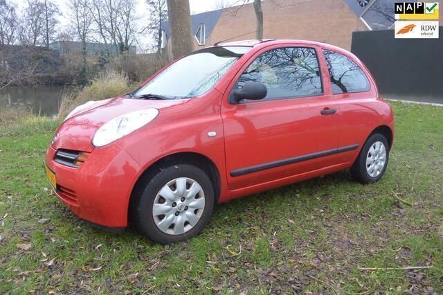 Rood Gebruikt 2004 Nissan Micra Visia Hatchback | € 2.250 (Iets duurder) - Afbeelding 1/4