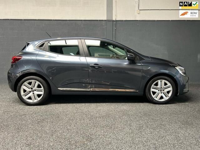 Grijs Gebruikt 2020 Renault Clio V Zen Hatchback | € 10.450 (Goede deal) - Afbeelding 1/4