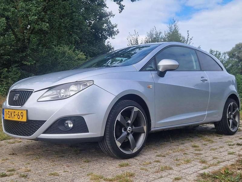 Zilver Gebruikt 2012 Seat Ibiza Style MPV | € 2.600 (Super prijs) - Afbeelding 1/4