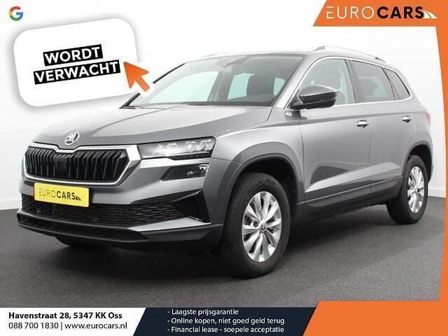 Grijs Gebruikt 2024 Skoda Karoq Ambition SUV | € 31.990 (Super prijs) - Afbeelding 1/4