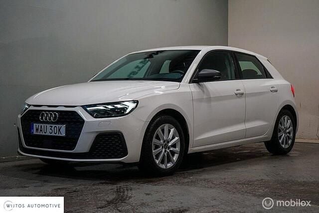 Wit Gebruikt 2023 Audi A1 Sportback Proline Hatchback | € 25.950 (Eerlijke prijs) - Afbeelding 1/4
