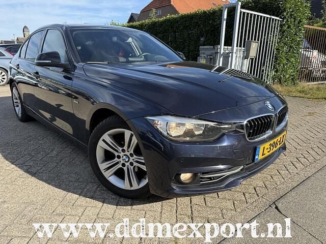 Blauw Gebruikt 2017 BMW 318 Executive Sedan | € 9.950 (Super prijs) - Afbeelding 1/4