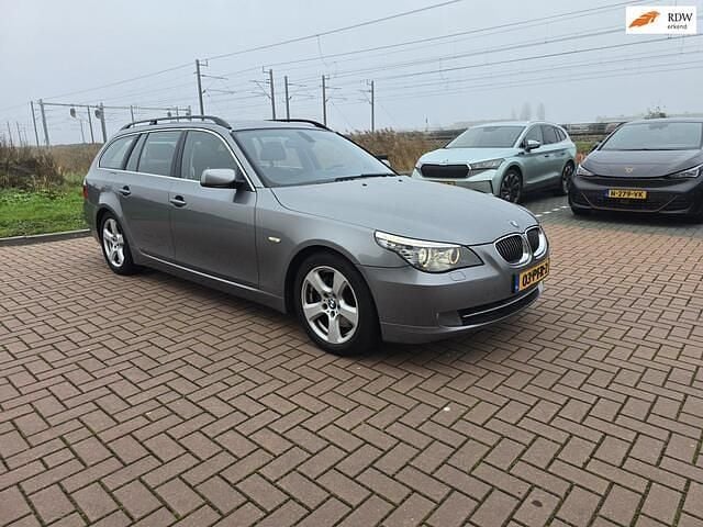 Grijs Occasion 2007 BMW 530 Stationwagen | € 4.950 (Goede deal) - Afbeelding 1/4