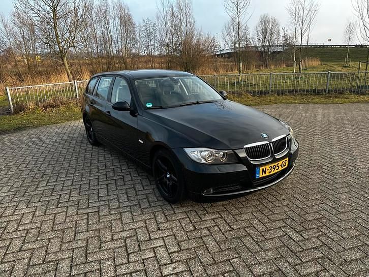 Occasion 2007 BMW 320 Executive Stationwagen | € 2.599 (Super prijs) - Afbeelding 1/4