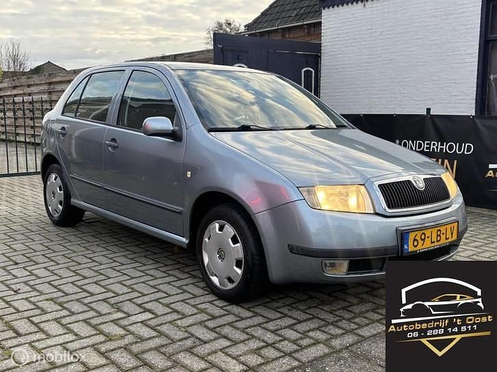 Grijs Gebruikt 2002 Skoda Fabia Classic Hatchback | € 1.250 (Eerlijke prijs) - Afbeelding 1/4