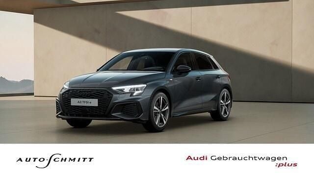 Grijs Gebruikt 2024 Audi A3 S-Line Hatchback | € 36.059 - Afbeelding 1/4