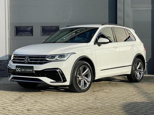 Wit Occasion 2022 VW Tiguan R-line SUV | € 29.950 (Super prijs) - Afbeelding 1/4
