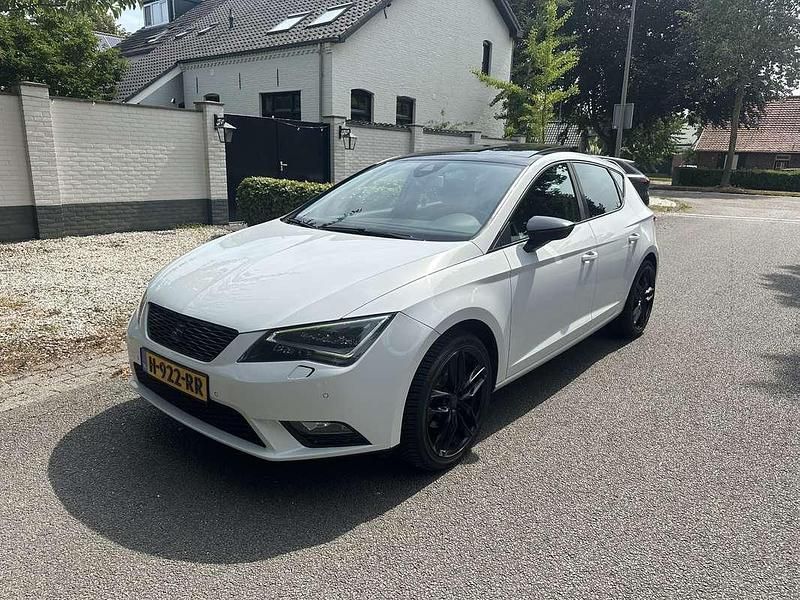 Gebruikt 2013 Seat Leon Ecomotive Sedan | € 12.950 - Afbeelding 1/4