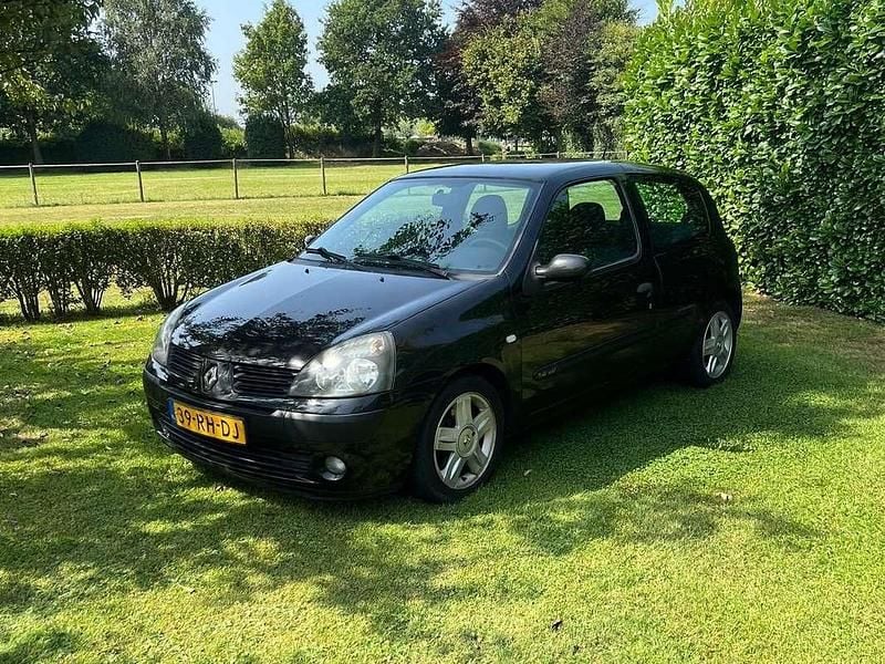 Zwart Gebruikt 2005 Renault Clio II Hatchback | € 1.500 (Eerlijke prijs) - Afbeelding 1/4